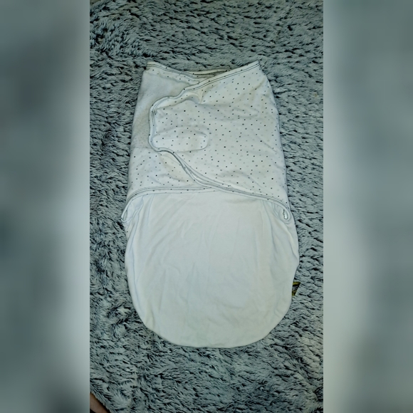 Nested bean weighted swaddle - Picture 2 of 4